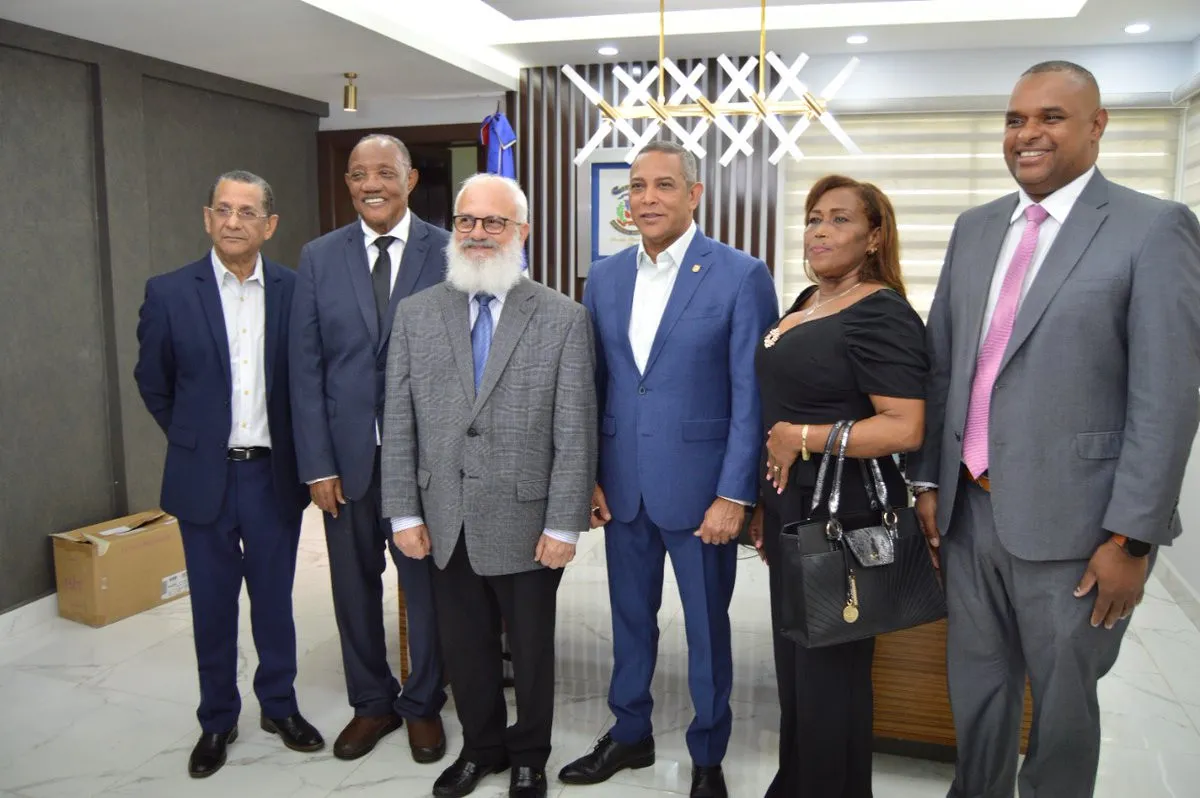 Félix García y José Vinicio Bonilla ganan premios literarios en SFM