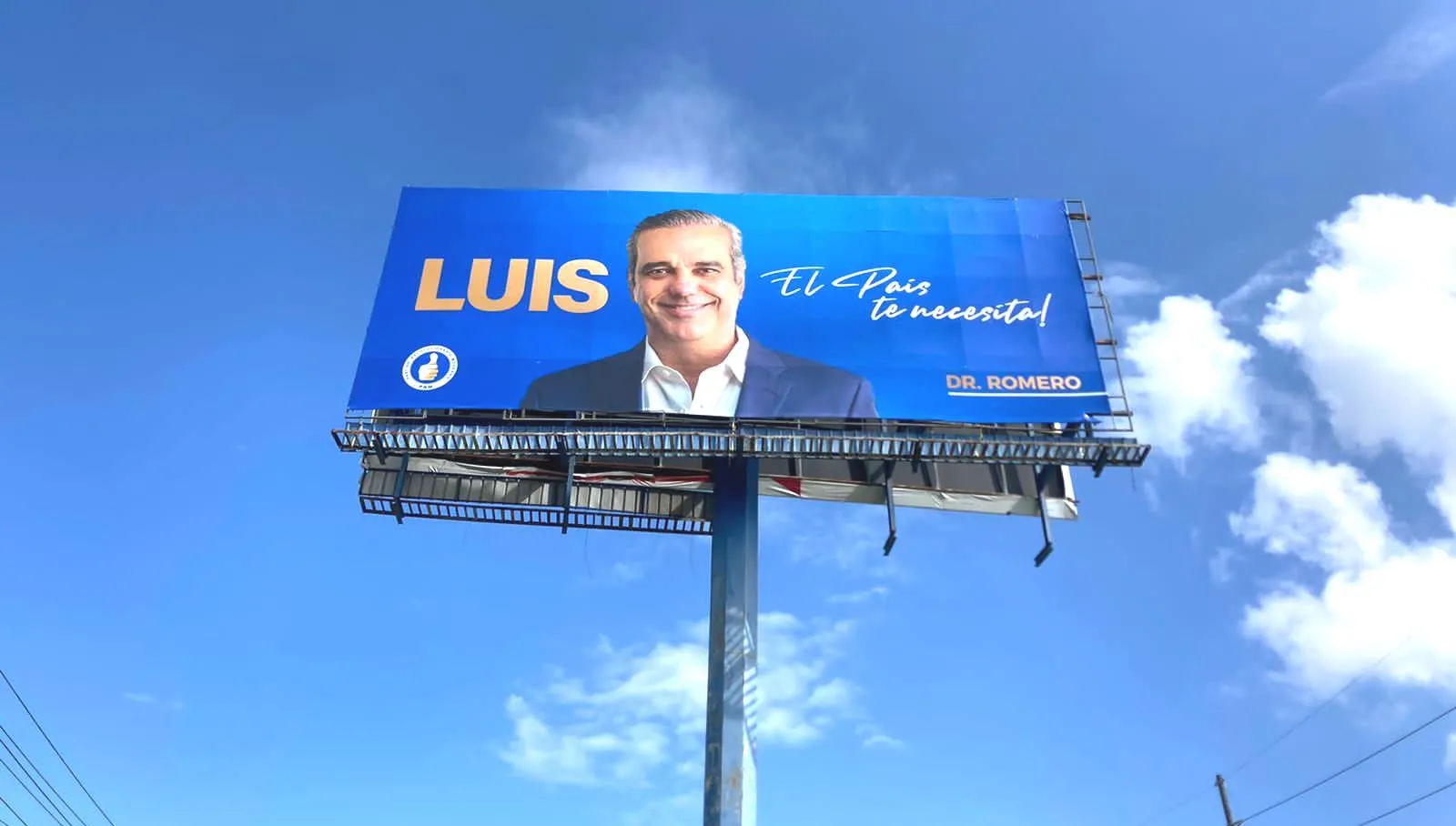Reelección de Luis Abinader es promovida con grandes vallas