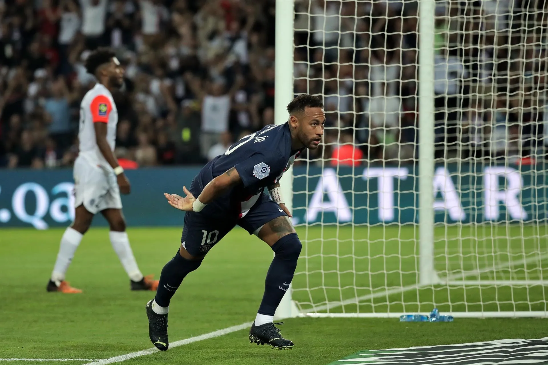 Neymar lidera con un doblete una nueva goleada del PSG