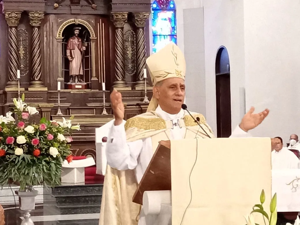 Arzobispo Santiago aconseja al presidente y funcionarios preservar entereza del pueblo