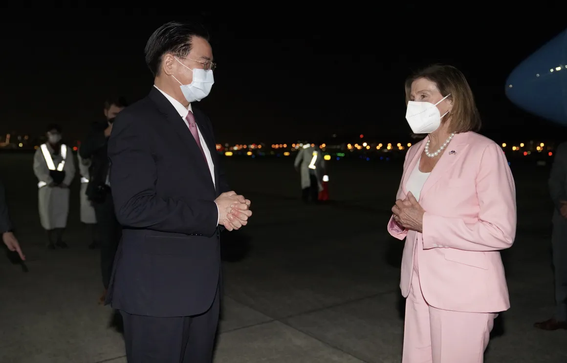 China y EE.UU muestran músculo militar cerca de Taiwán por visita de Pelosi