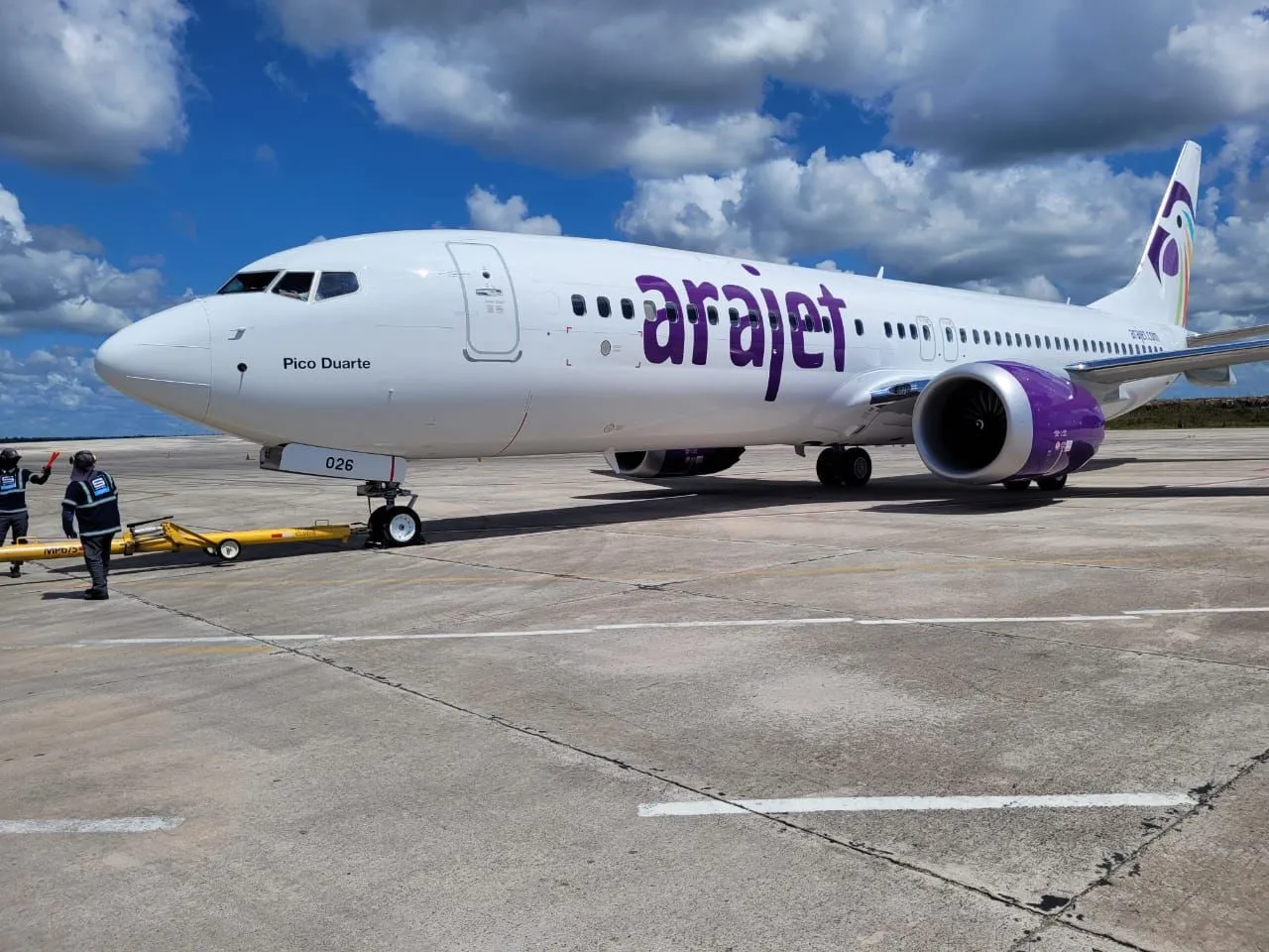 Arajet lanza vuelos directos a Bogotá y Medellín desde 69 dólares