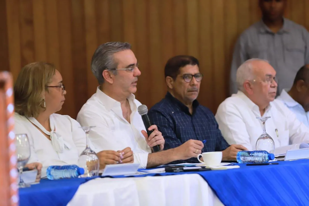 Abinader reafirma apoyo a productores de San Cristóbal