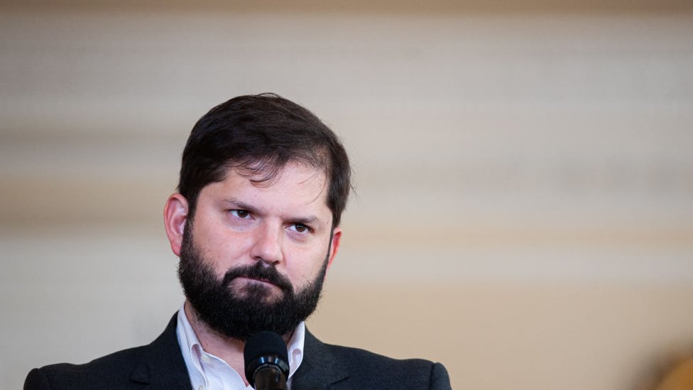Boric califica como contundente el triunfo del rechazo y propone un nuevo itinerario constituyente