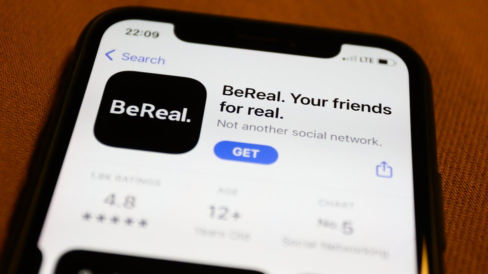 BeReal: los problemas que puede generar la red social más descargada que Facebook en la actualidad