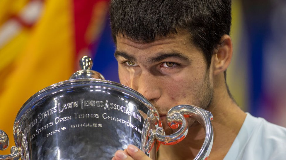 Cómo Carlos Alcaraz se ha convertido en el tenista masculino más joven de la historia en ser número 1 del mundo