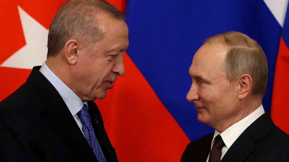 Erdogan juega a dos bandas: cómo Turquía saca provecho de la guerra en Ucrania mientras ejerce de mediador en el conflicto
