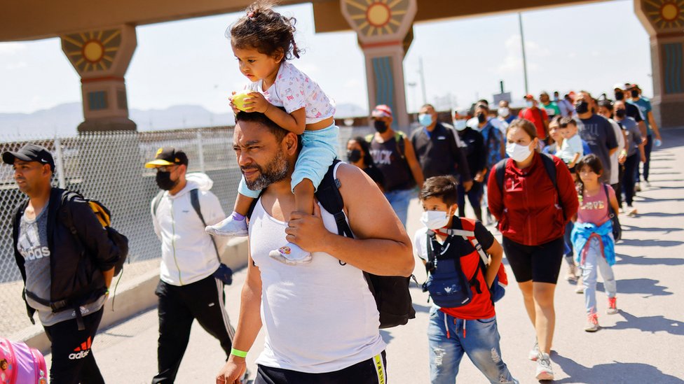 Las detenciones de migrantes en la frontera entre EEUU y México superan por primera vez los 2 millones