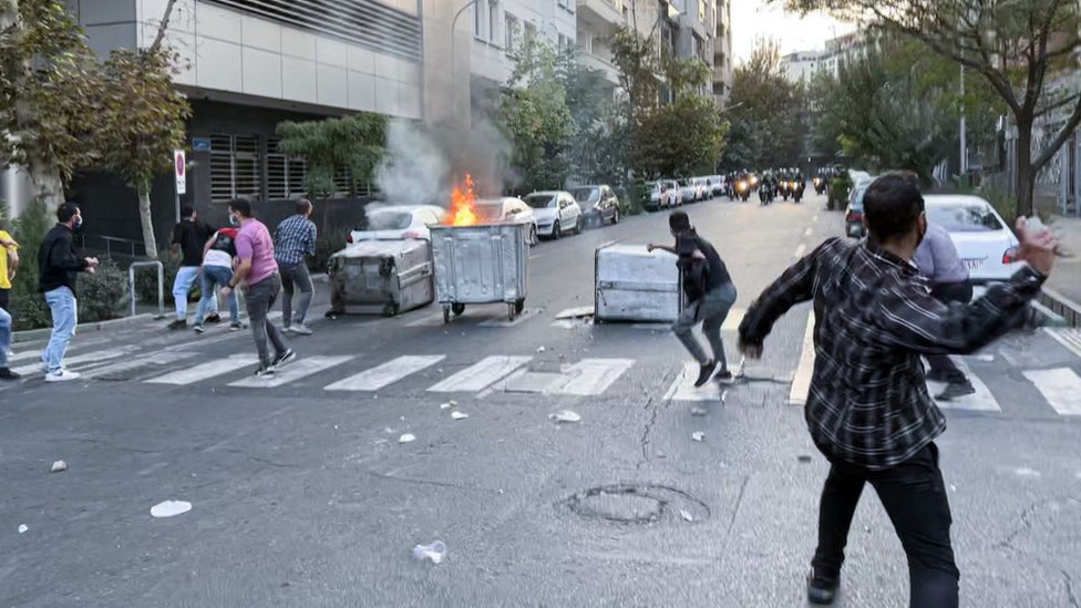 Irán: cómo las protestas por la muerte de Mahsa Amini muestran cambios profundos en la sociedad del país