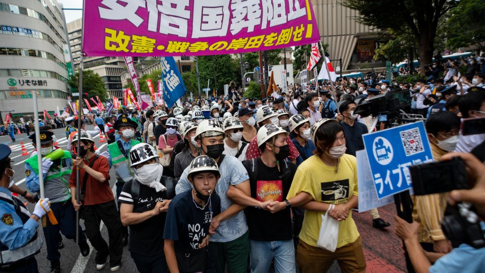 Por qué hay división en Japón por el funeral de Estado del asesinado ex primer ministro Shinzo Abe