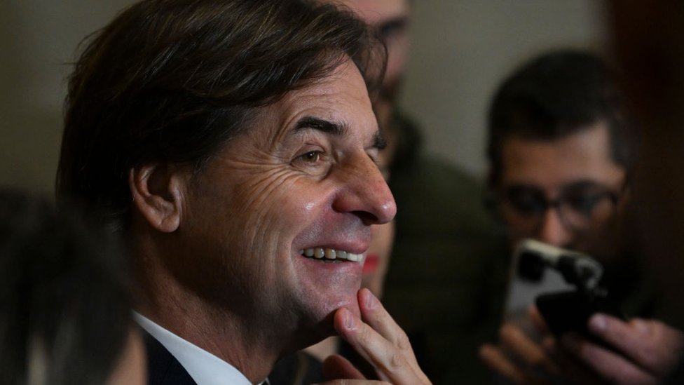 Detienen al jefe de seguridad del presidente de Uruguay por falsificación de documentos para ciudadanos rusos