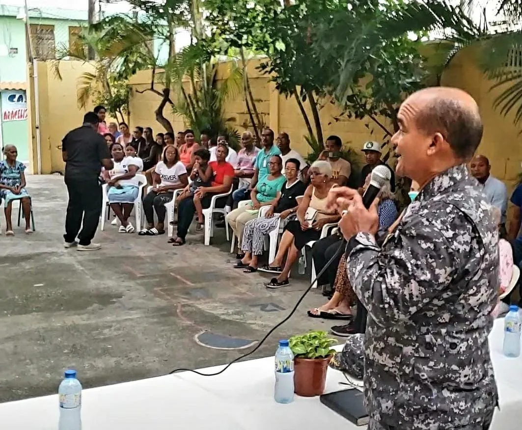 Control social sostenible de la delincuencia barrial en Santo Domingo