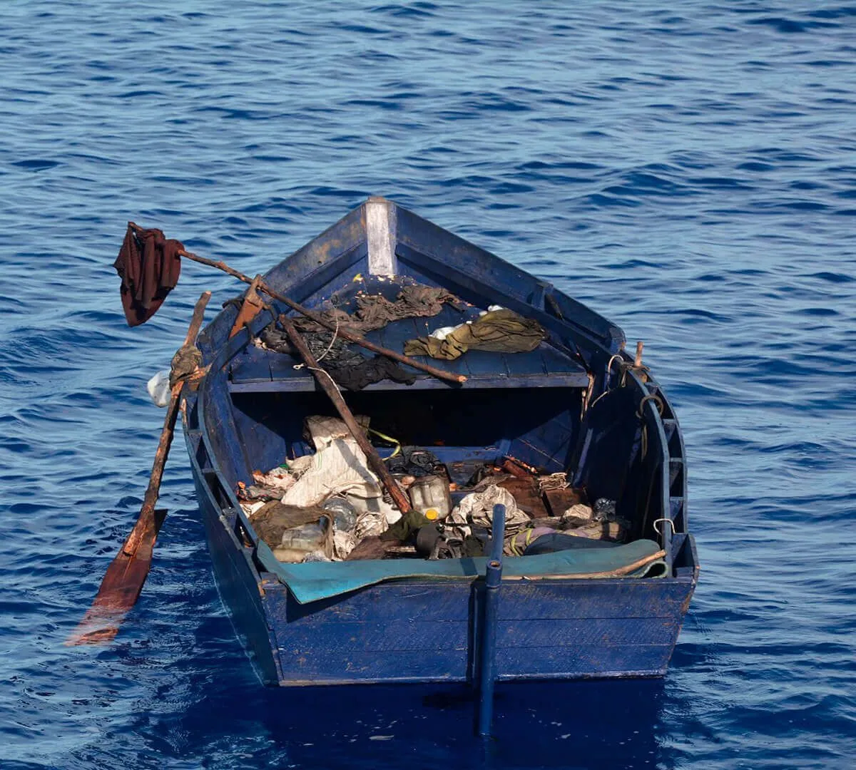 Rescatan 3 cubanos tras naufragio en EE.UU; buscan desaparecidos