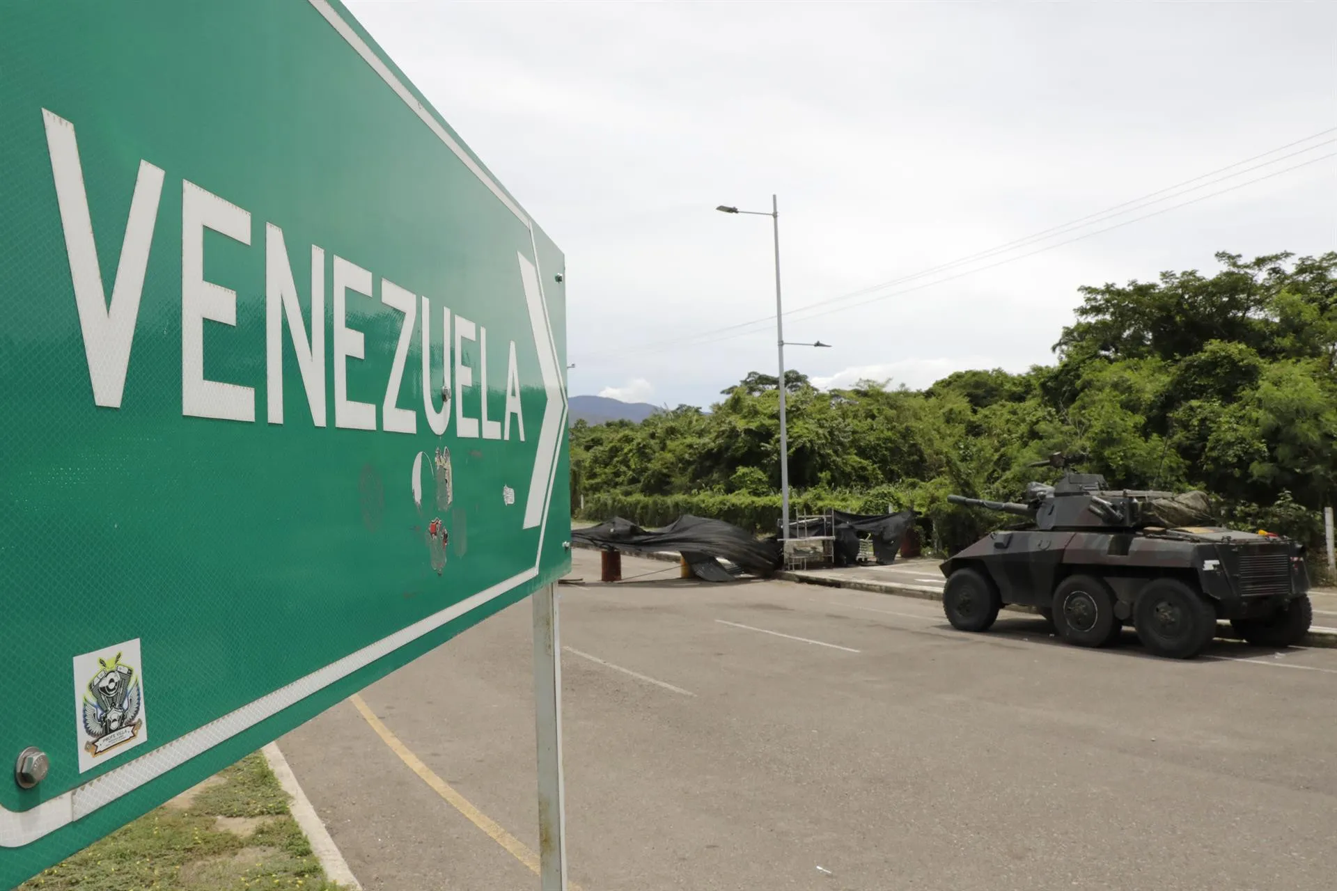 Petro espera que apertura de frontera de Colombia y Venezuela mejore derechos humanos