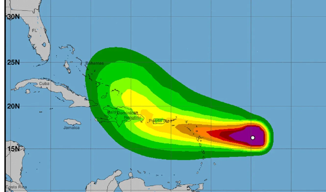 La tormenta Fiona se intensifica en su avance hacia el Caribe