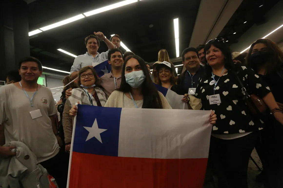 Chile rechaza con un aplastante 62,2 % la propuesta de nueva Constitución