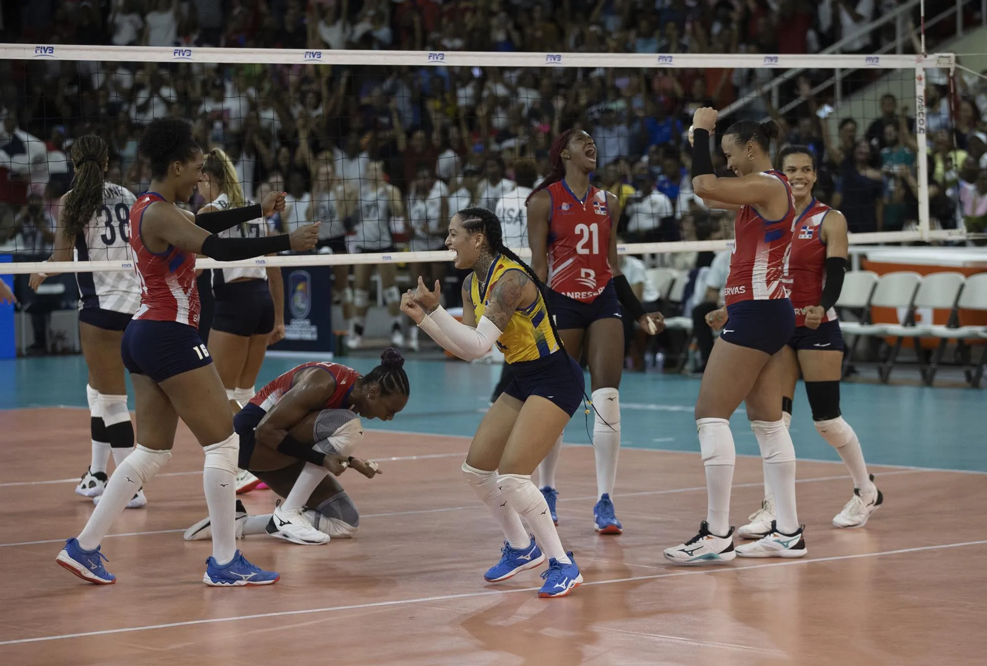 Las Reinas del Caribe derrotan 3-0 a EE.UU y ganan oro en Norceca Final Six