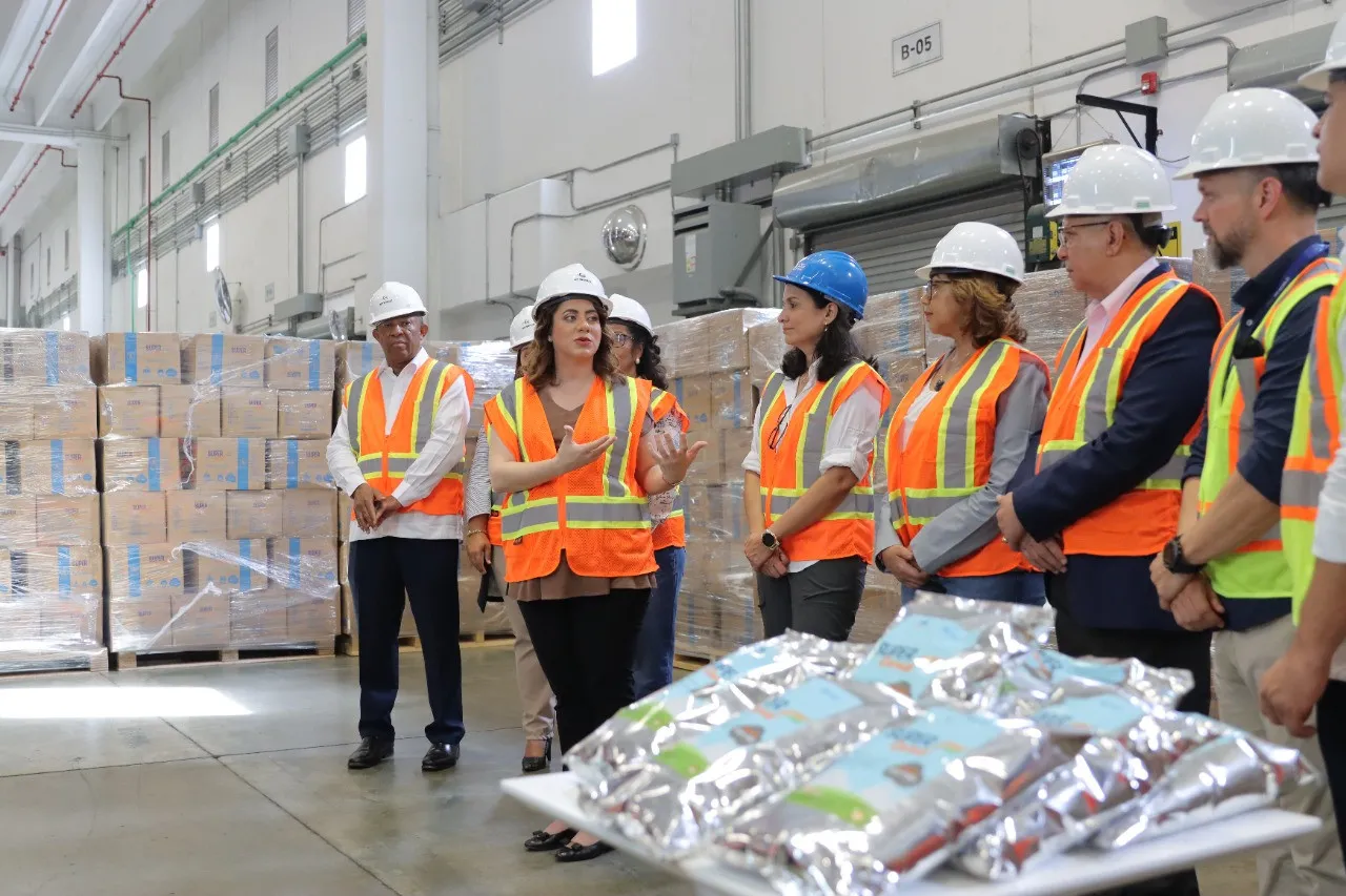 Donan 75 toneladas de “Super Cereal” a Supérate para familias afectadas por Fiona
