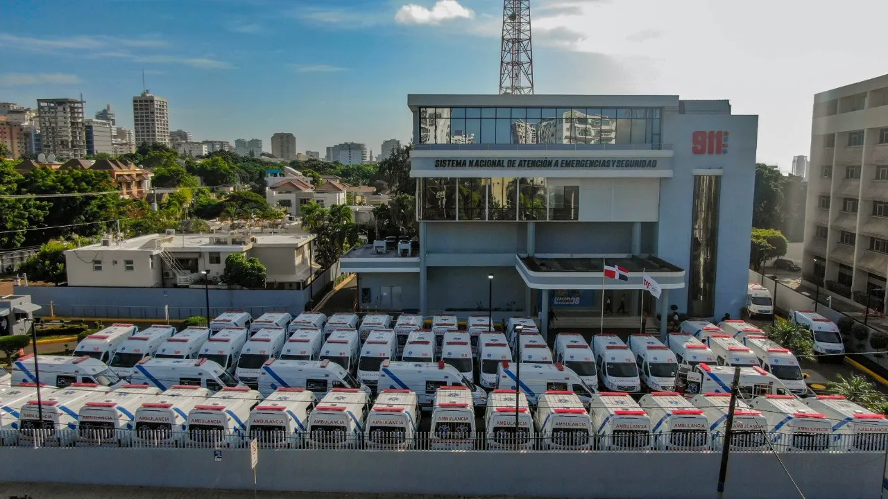 Entregan 60 ambulancias a Dirección de Emergencias Médicas del SNS