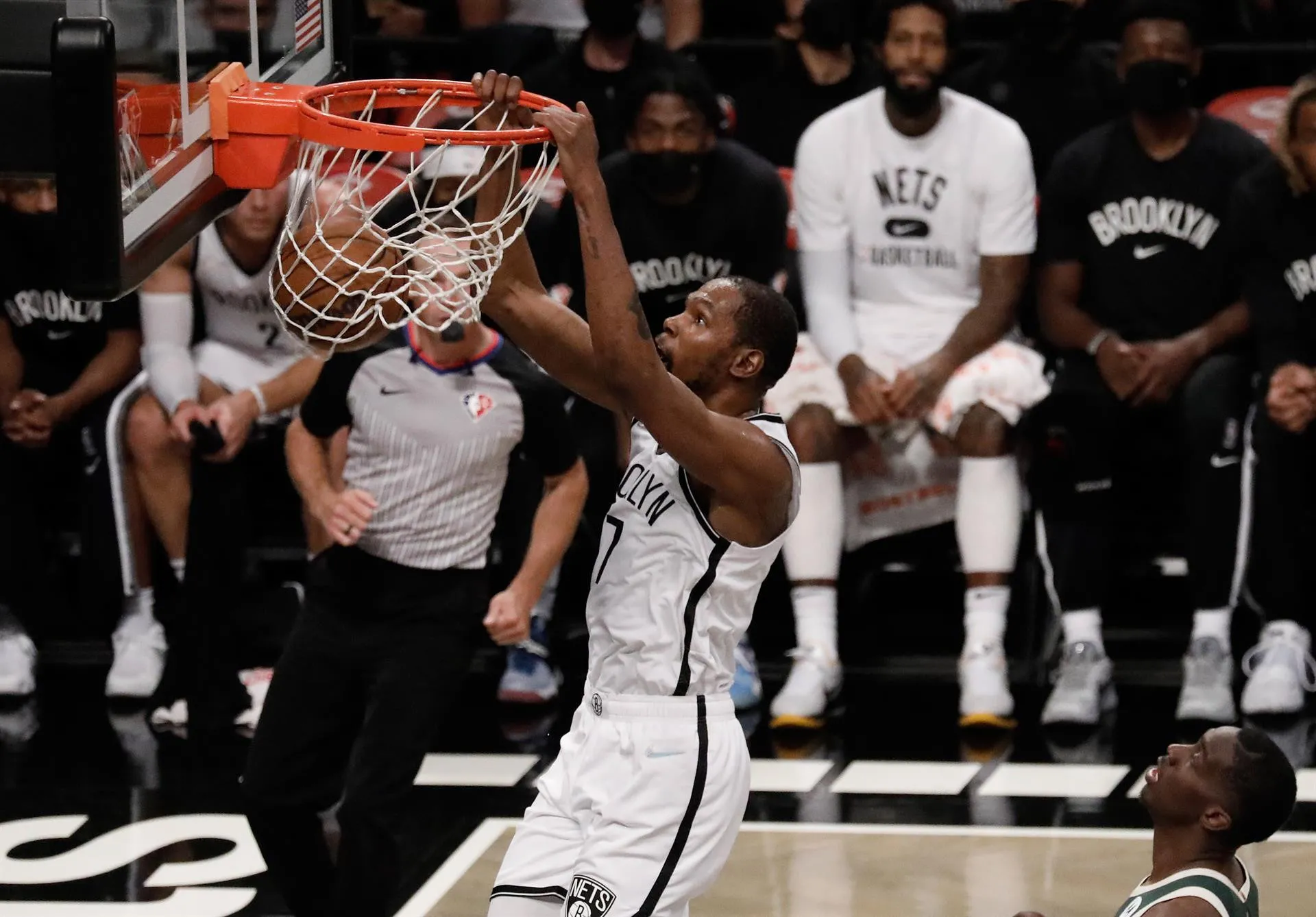 Del terremoto Durant al puñetazo de Green, la movida pretemporada de la NBA