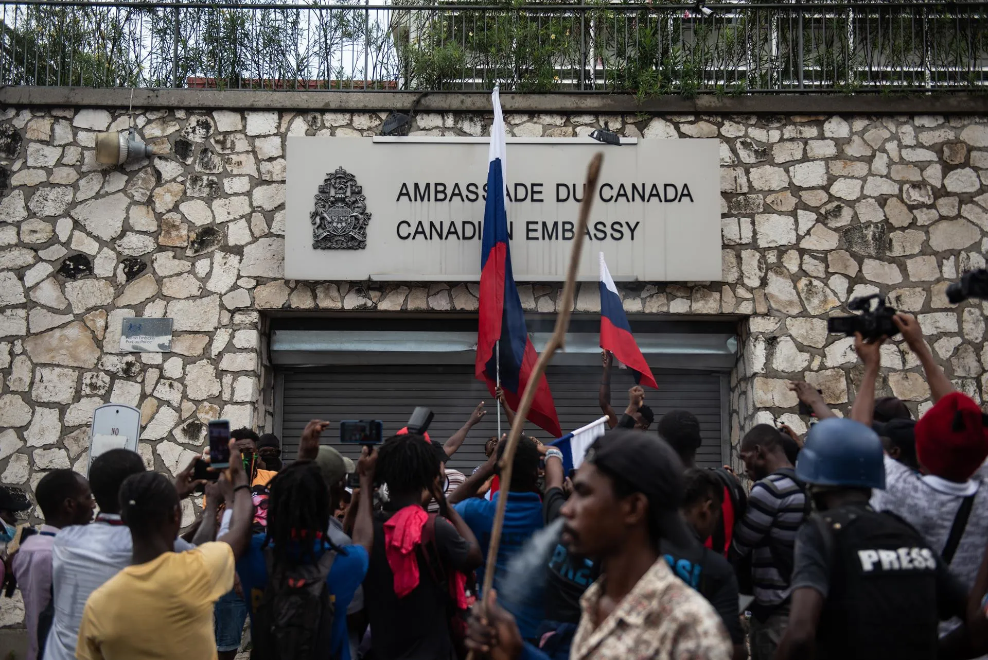 Protestas haitianas ante oficina de la ONU y embajada canadiense