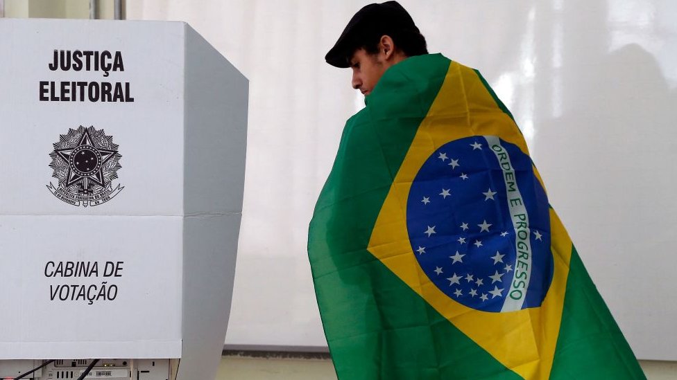 Elecciones en Brasil: avanza el conteo en unos comicios históricos marcados por la polarización entre Bolsonaro y Lula