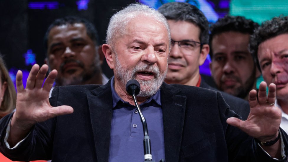 Lula dice que su victoria es solo cuestión de tiempo mientras Bolsonaro ataca a las empresas encuestadoras