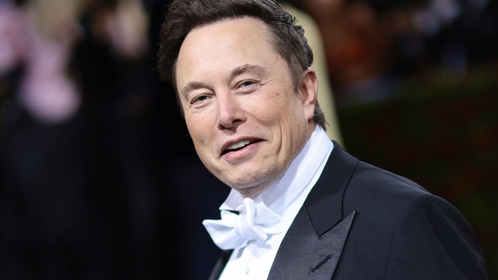 Twitter: qué es X, la misteriosa superapp en la que el multimillonario Elon Musk quiere transformar la red social