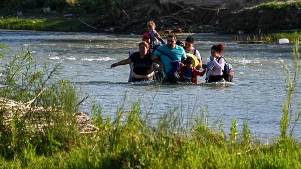 Cómo se explica la actual migración masiva de venezolanos a EEUU a través de México