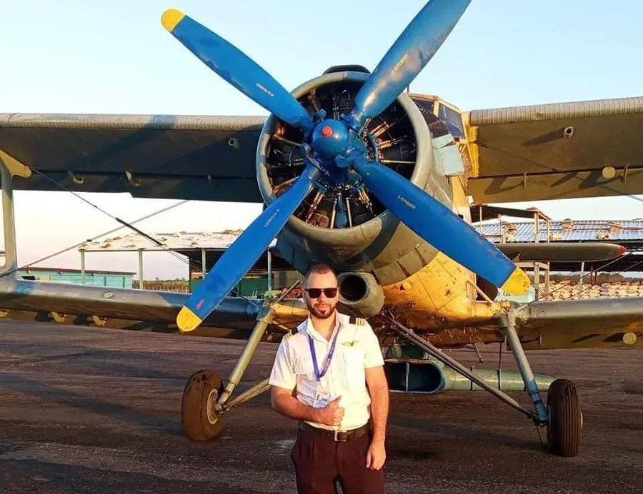 Aterriza en el sur de Florida piloto cubano en una antigua avioneta rusa