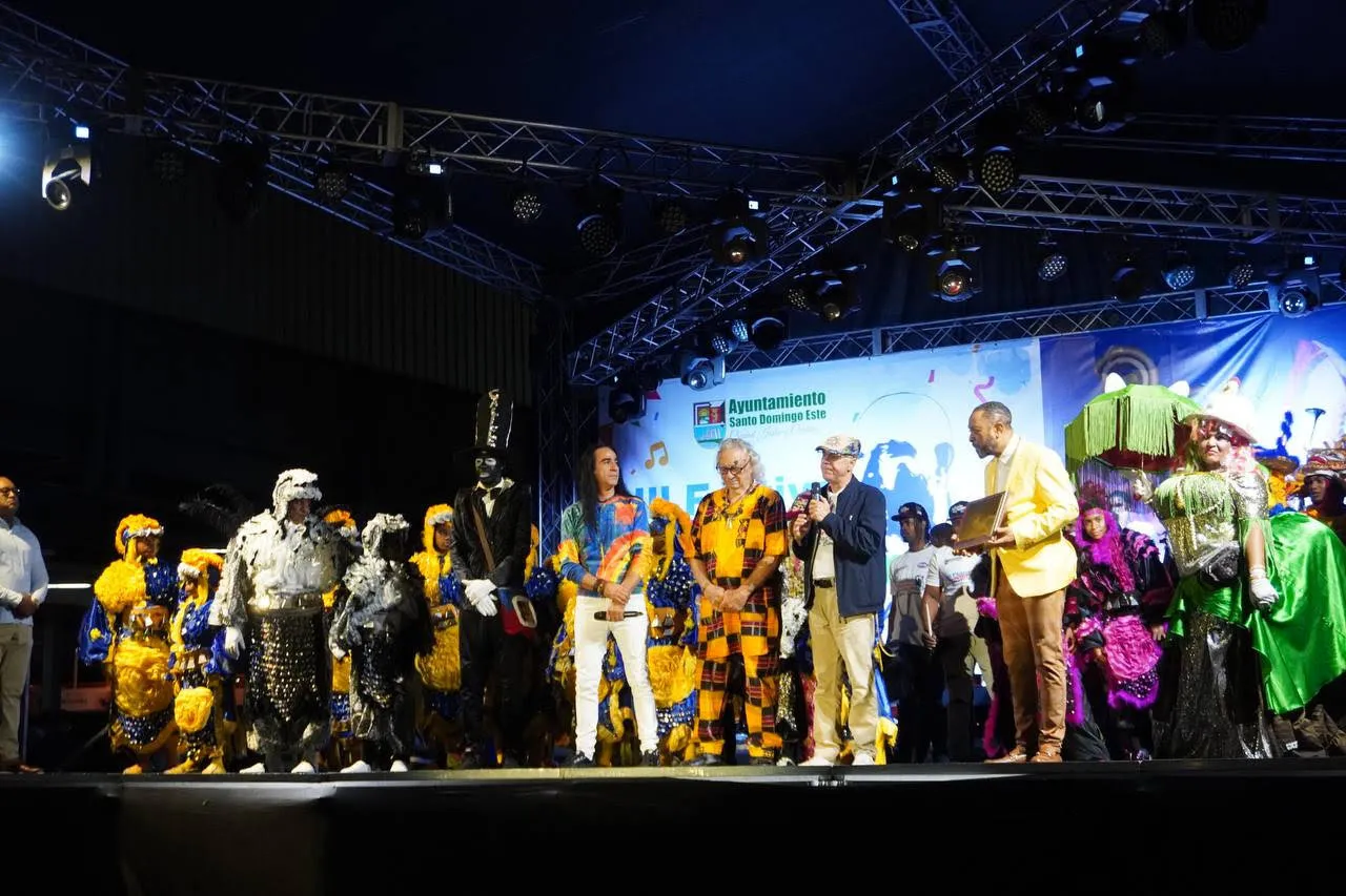Ritmo, color y alegría en Festival Folklórico Internacional en Santo Domingo Este