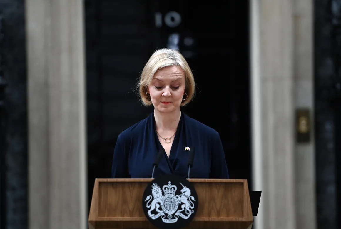 Dimite la primera ministra británica, Liz Truss, con solo 45 días al mando