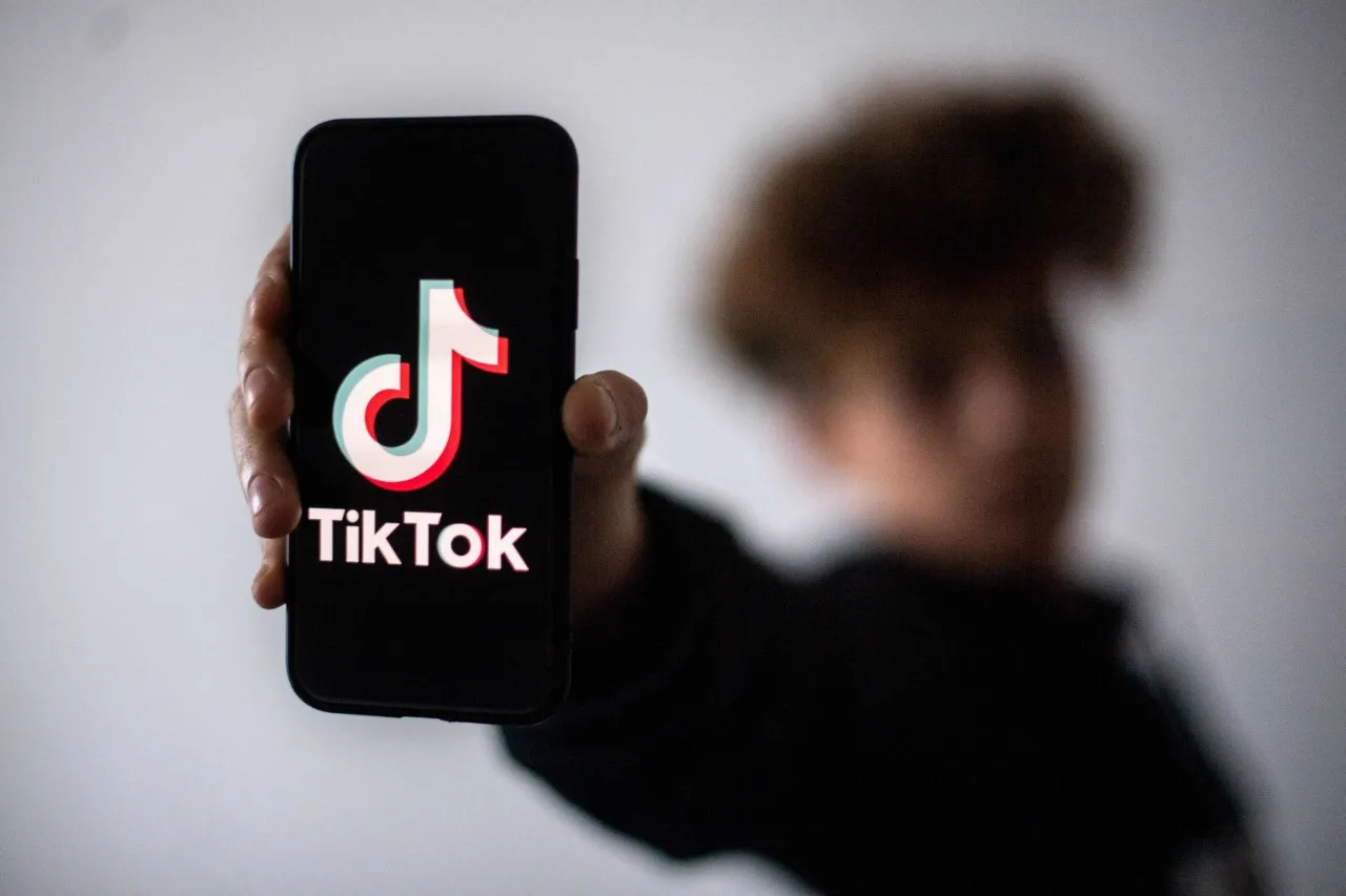 Cómo los ciberdelincuentes usan TikTok para realizar estafas