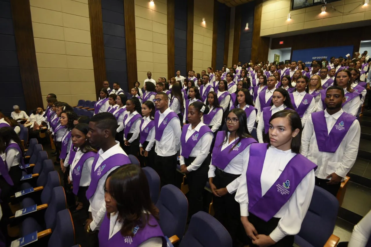 La universidad pedagógica ISFODOSU gradúa 796 nuevos maestros de excelencia