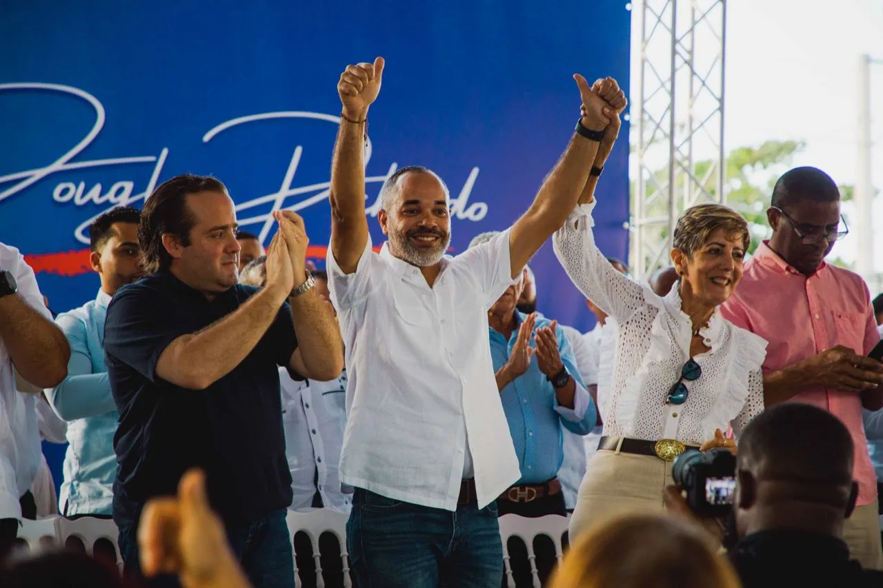 PRM juramenta dirigentes que decidieron abandonar PLD