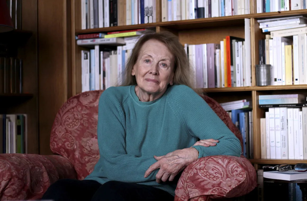 La francesa Annie Ernaux, Premio Nobel de Literatura 2022