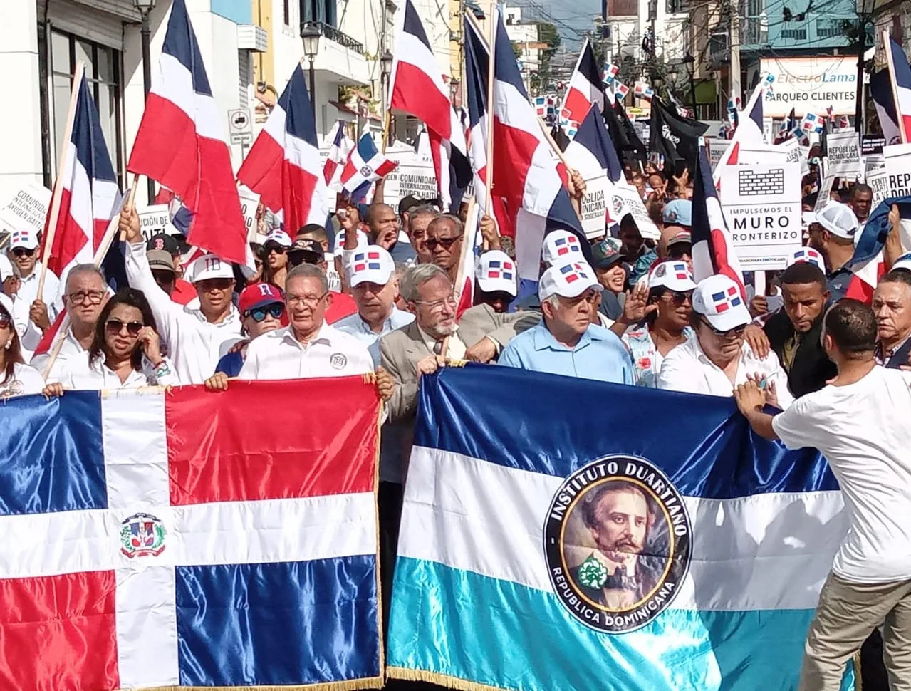 Marchan en Santiago para exigir se agilice construcción del muro fronterizo