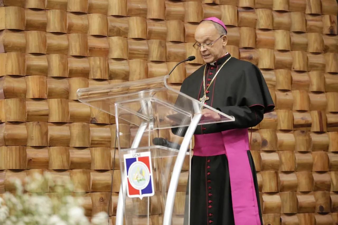 Obispo critica espionaje contra Nuria Piera
