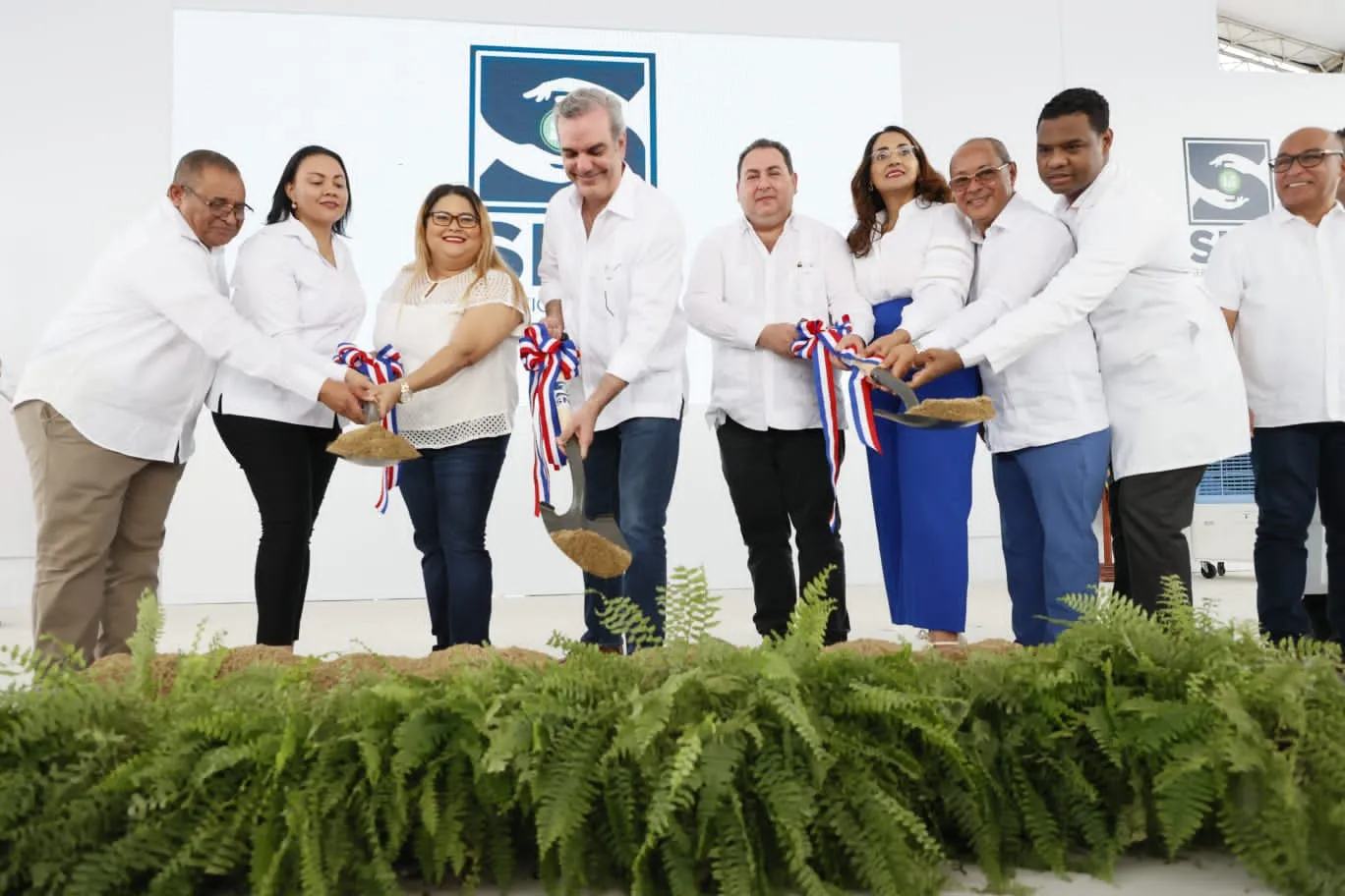 Inician construcción de Hospital Traumatológico en Azua