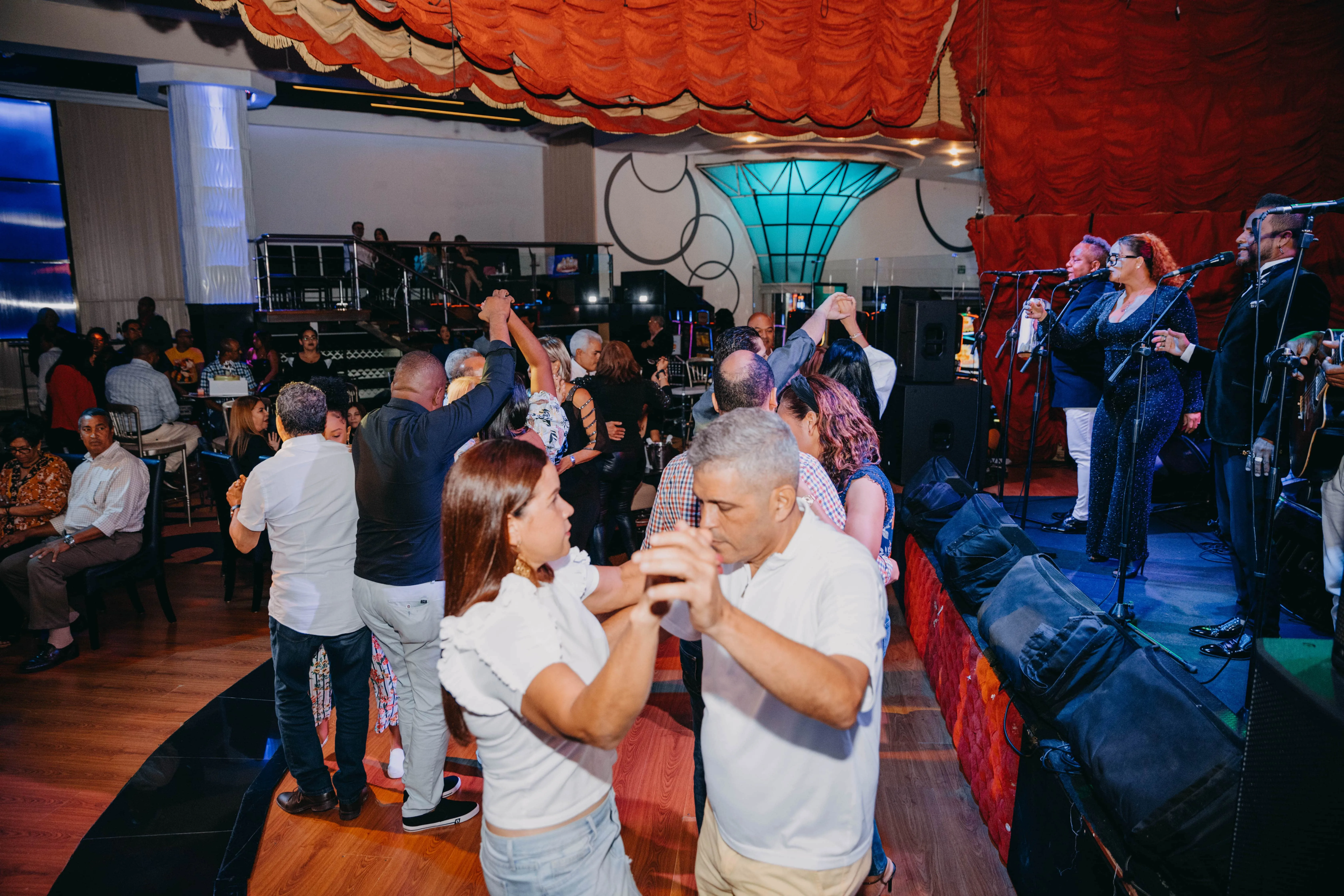 Realizan reapertura de Merengue Bar en el Gran Casino Jaragua