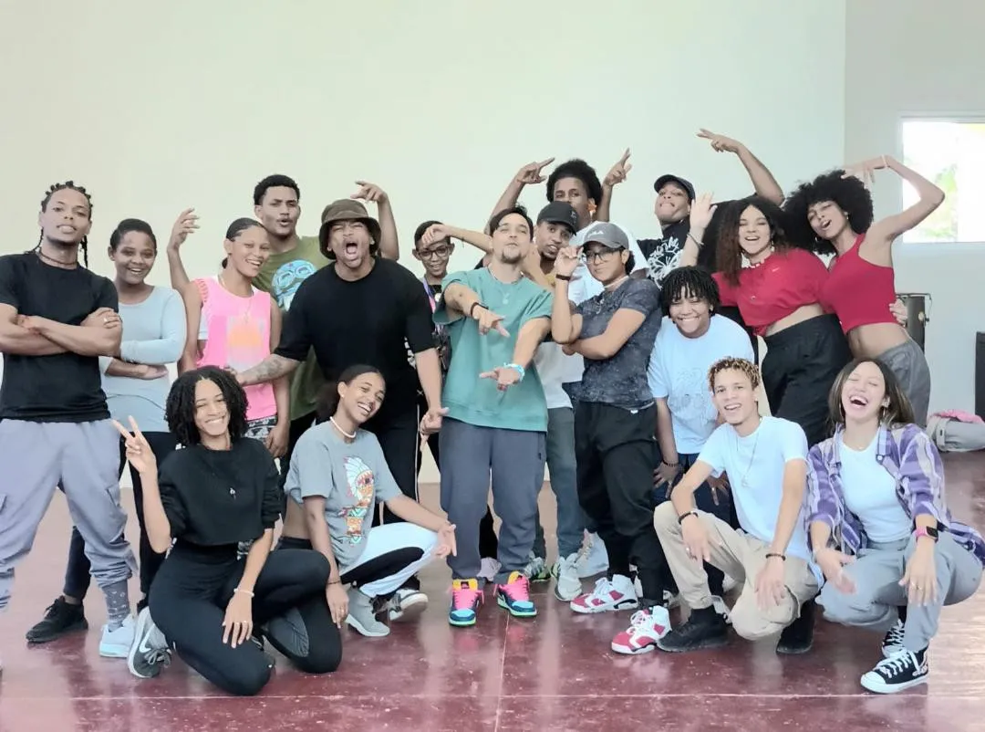 El coreógrafo Marcos Taveras entrena Grupo de Danza Moderna del ITSC
