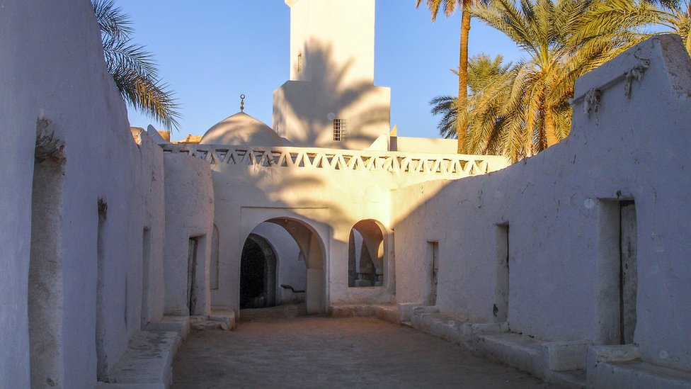 Cómo es el pueblo perfecto que sobrevive a las inclementes condiciones del desierto del Sahara