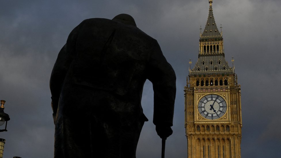 El Banco de Inglaterra advierte de que Reino Unido enfrenta la recesión más larga de su historia