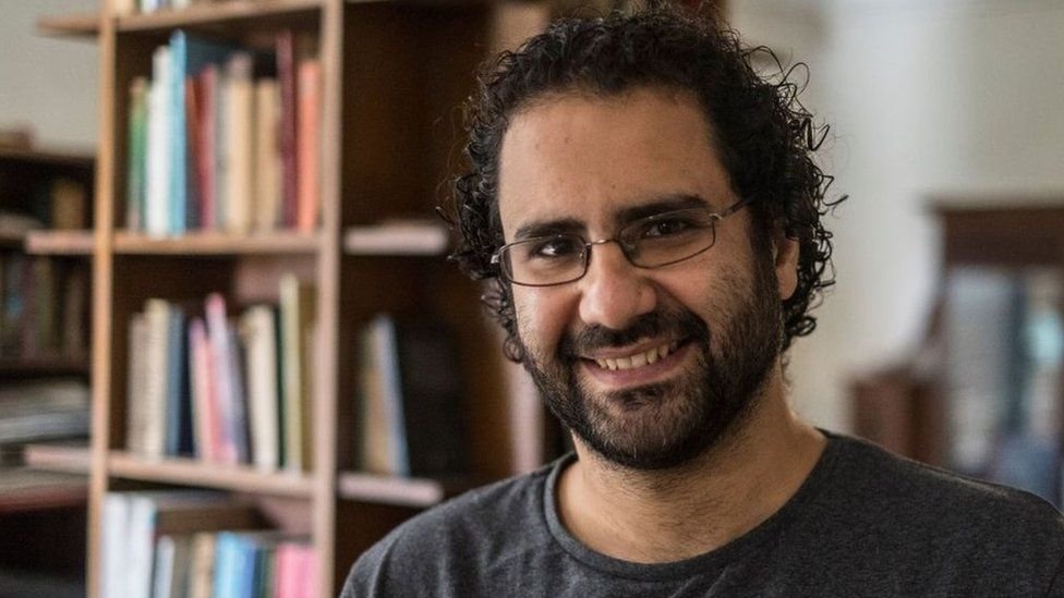 COP27: Alaa Abdel Fattah, el activista encarcelado en Egipto que lleva 6 meses en huelga de hambre y ahora dejó de beber agua