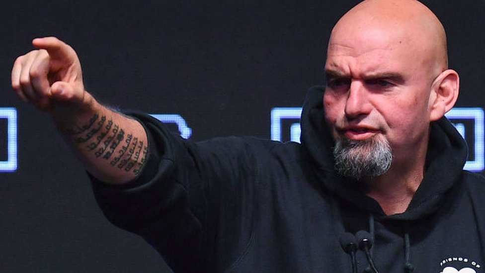 John Fetterman: el político tatuado, rockero y con secuelas de un infarto que logró arrebatar a los republicanos un escaño crucial en el Senado de EEUU