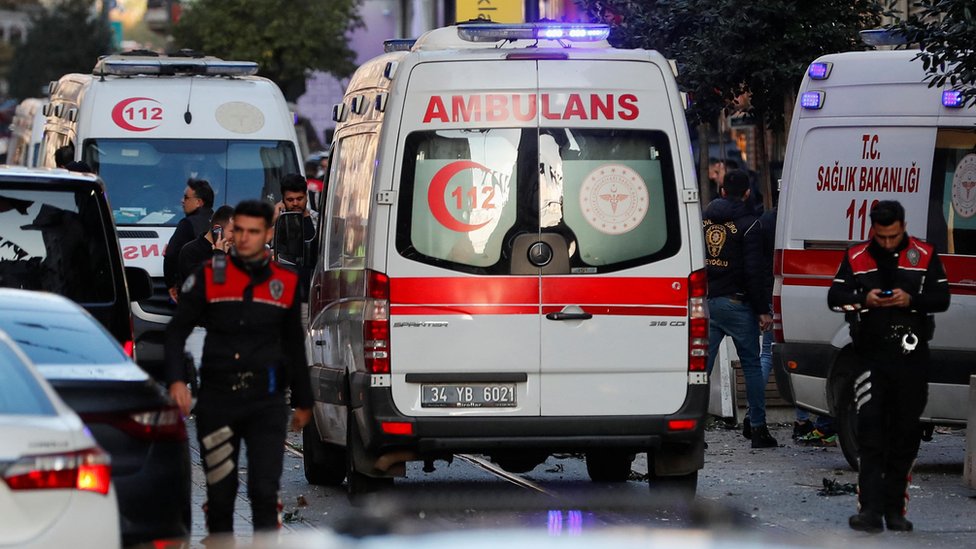 Al menos 6 personas muertas y decenas de heridos en una explosión en una zona turística en el centro de Estambul