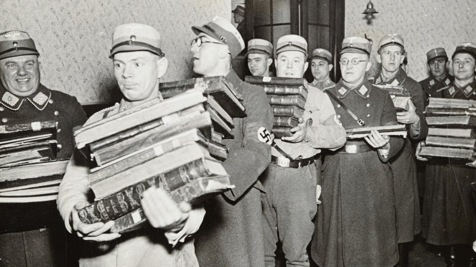 Las imágenes inéditas del horror causado por los nazis en la matanza de la Noche de los Cristales Rotos