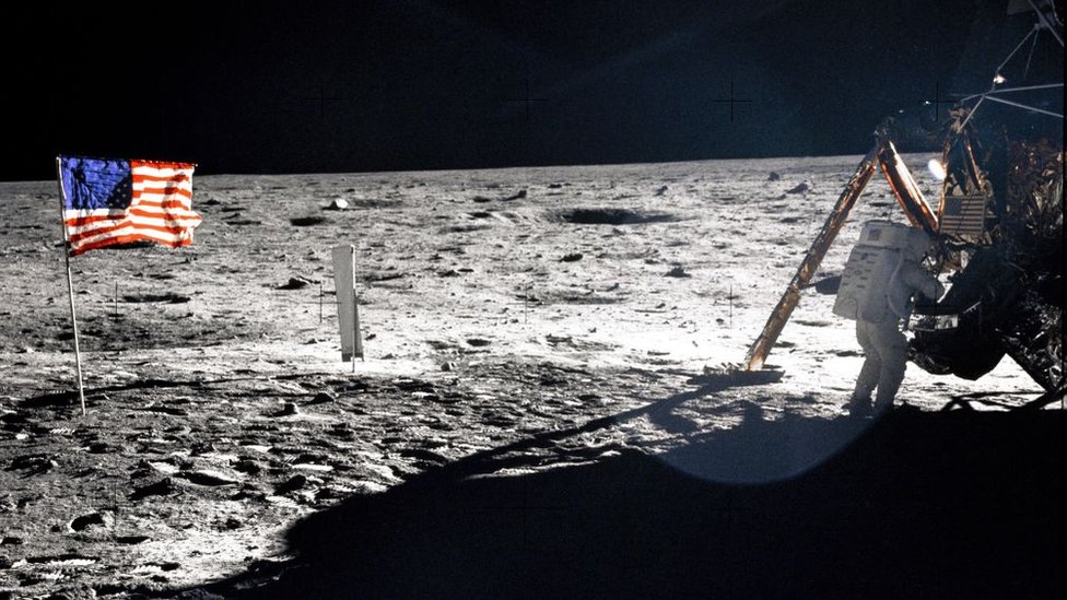 Yo supe antes que nadie de la llegada del hombre a la Luna: un español de la NASA relata los peligros y emociones que se vivieron en el histórico momento