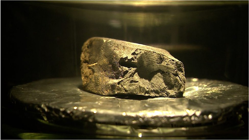 El asombroso meteorito que cayó en un pueblo de Inglaterra y que ofrece nuevas pistas sobre cómo se formó el agua de la Tierra