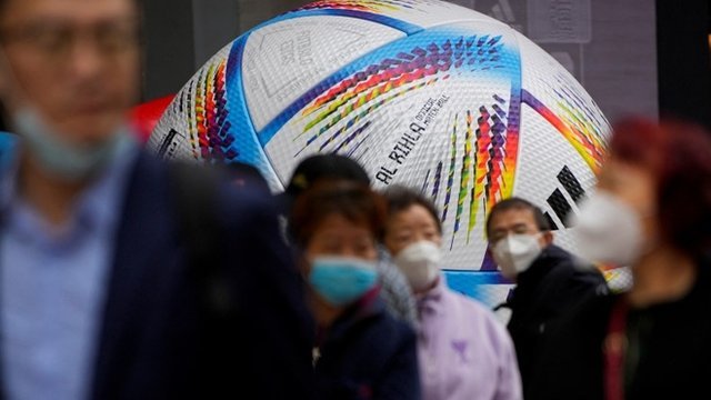 “Parece otro planeta”: por qué el Mundial ha despertado frustración entre los chinos mientras viven un nuevo récord de casos de covid en su país